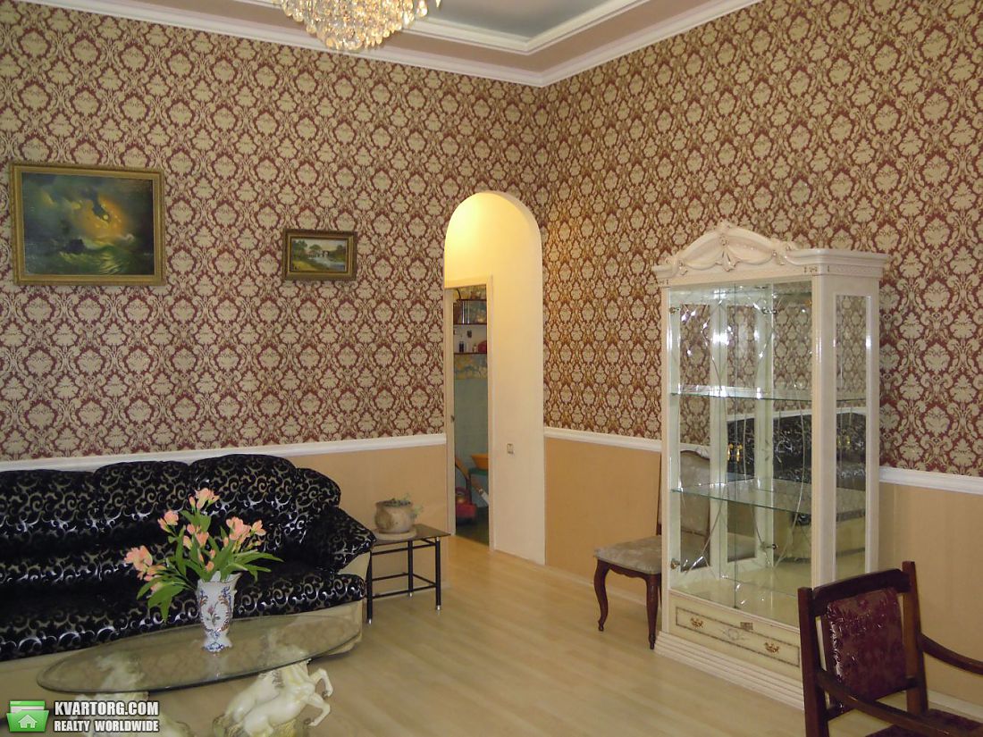 Rent out 4-room apartment. Одесса, Еврейская — photo 1