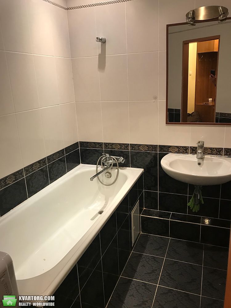 Rent out 1-room apartment. Киев, Урловская — photo 4