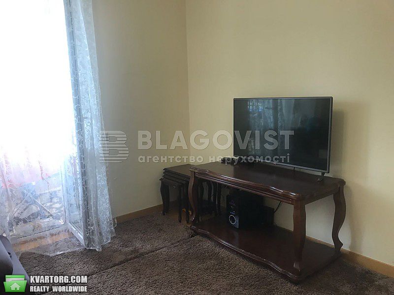 Rent out 1-room apartment. Киев,  Дегтяревская — photo 2