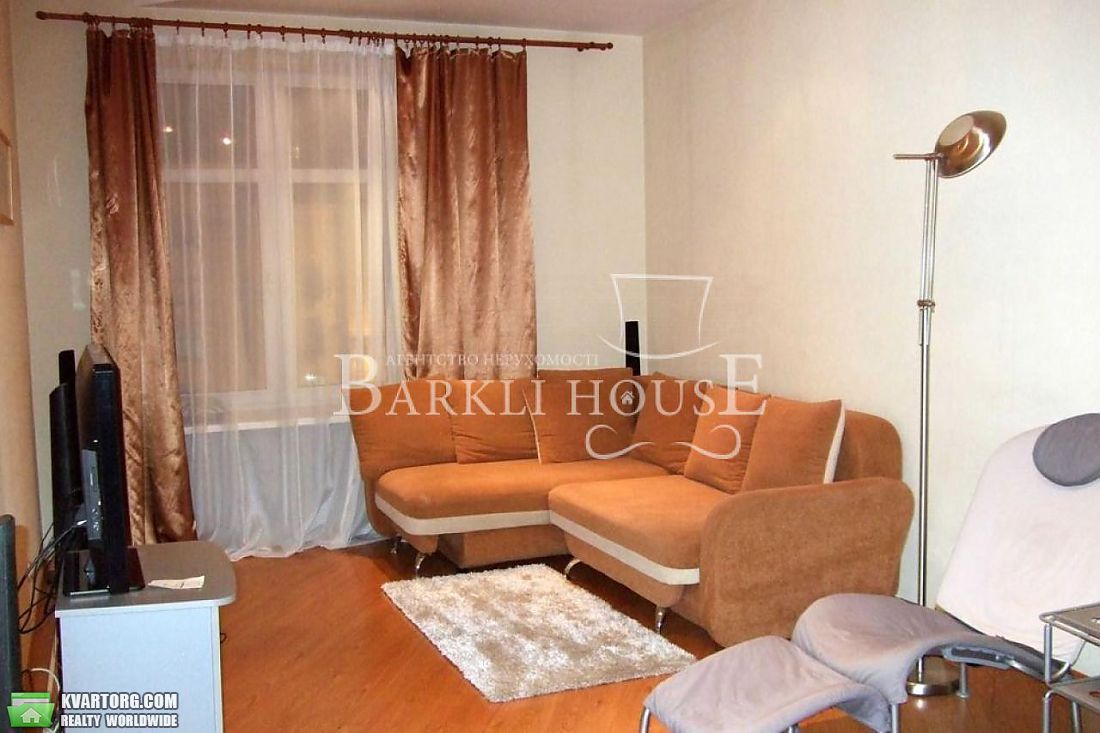 Rent out 2-room apartment. Киев,  Крещатик — photo 1