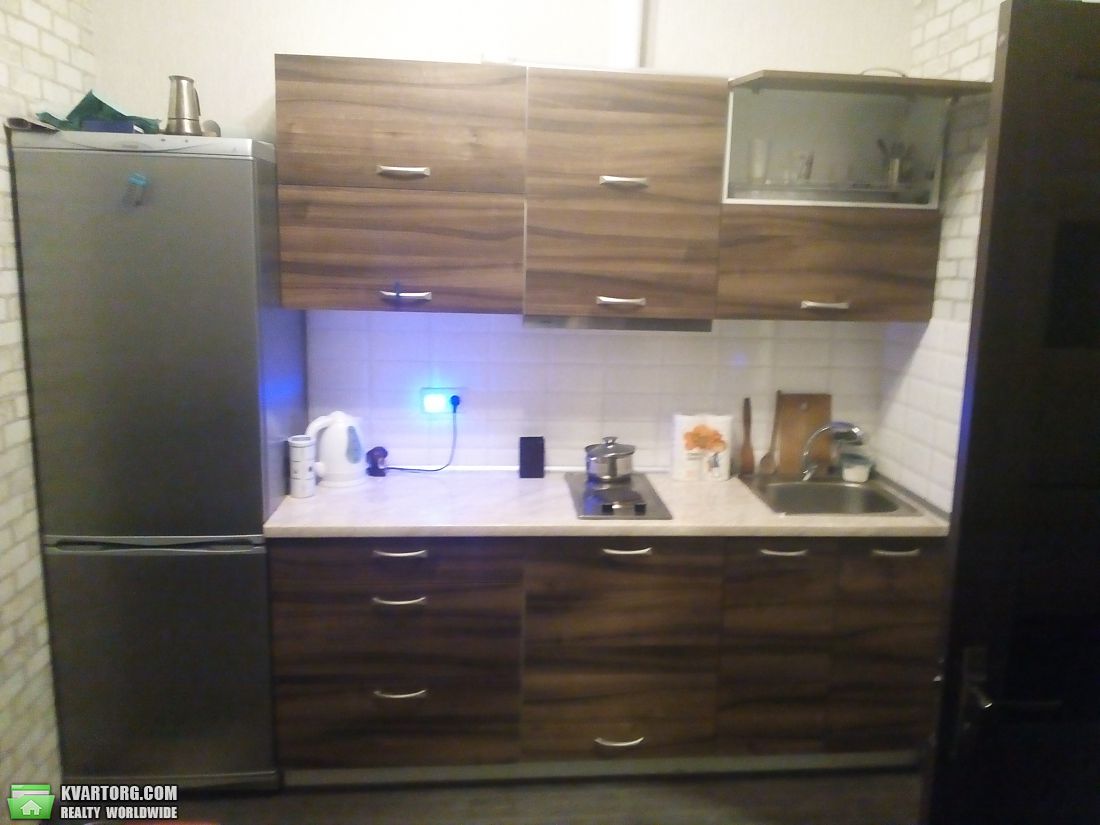 Rent out 1-room apartment. Киев, Милославская — photo 1