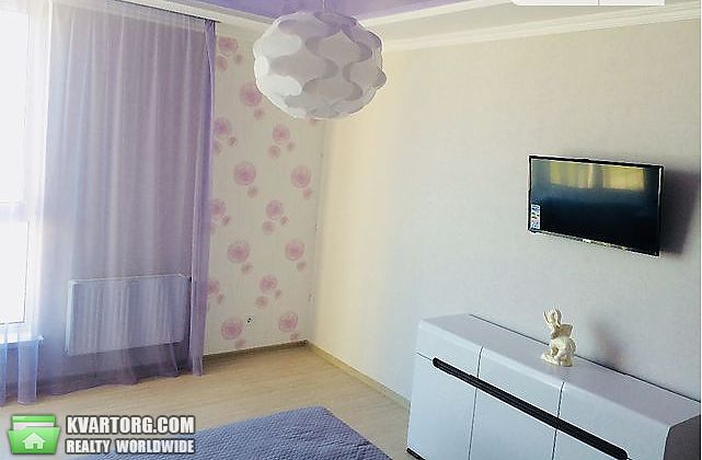 Rent out 2-room apartment. Киев,  Конева — photo 5