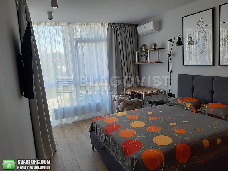 Sell 1-room apartment. Киев,  Предславинская — photo 1