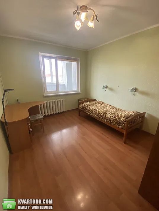 Rent out 3-room apartment. Киев, урловская — photo 2