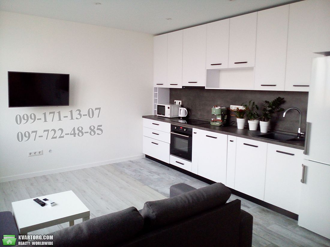 Rent out 3-room apartment. Киев,  Андрющенко — photo 10