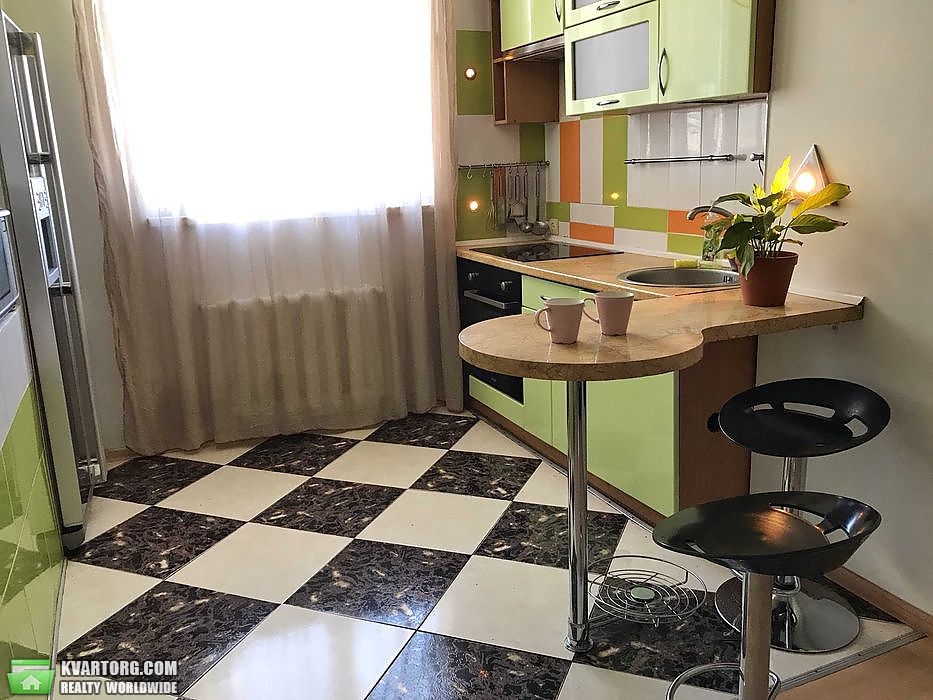 Sell 3-room apartment. Киев,  Богатырская — photo 8