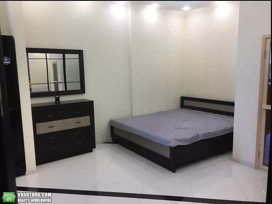 Rent out 1-room apartment. Киев,  Жилянская — photo 5