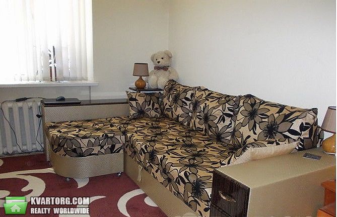 Sell 3-room apartment. Киев,  Первомайского — photo 2