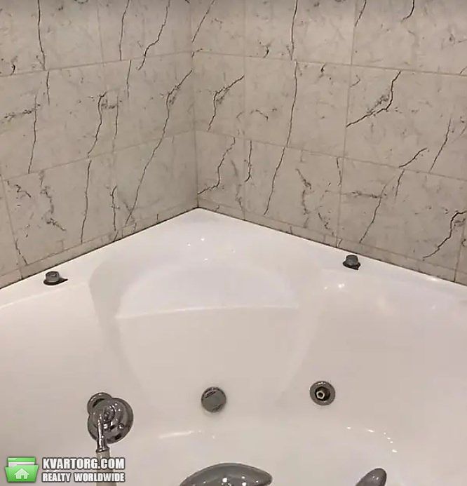 Rent out 2-room apartment. Киев, Джона Маккейна — photo 9