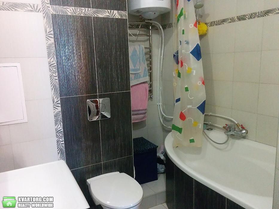 Rent out 2-room apartment. Киев,  Соломенская — photo 7