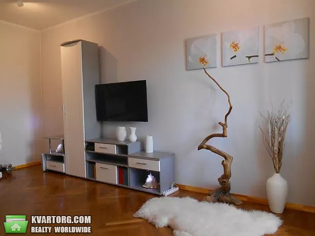 Rent out 2-room apartment. Киев,  Приозерная — photo 1