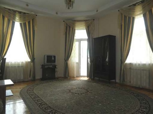 Rent out 3-room apartment. Киев,  Шелковичная — photo 3