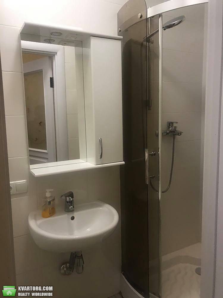 Rent out 3-room apartment. Киев,  Малоподвальная — photo 8