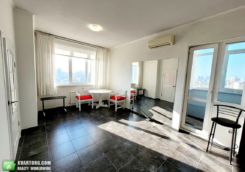 Sell 2-room apartment. Киев,  Саксаганского — photo 2
