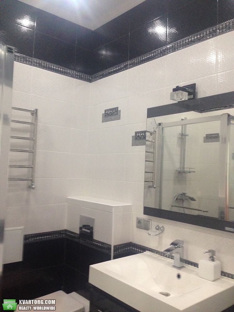Rent out 2-room apartment. Киев, Евгения Коновальца — photo 5