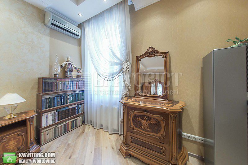 Rent out 4-room apartment. Киев,  Лабораторная — photo 9
