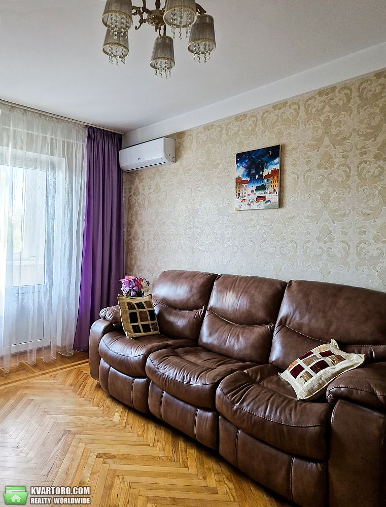 Rent out 3-room apartment. Киев,  Курнатовского — photo 1