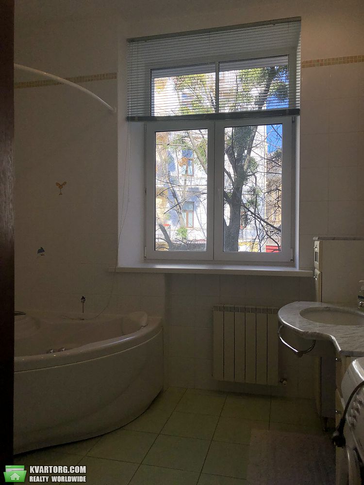Rent out 4-room apartment. Киев,  Чапаева — photo 7
