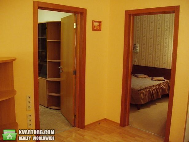 Rent out 3-room apartment. Киев,  Героев Днепра — photo 4