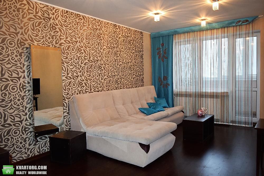 Rent out 2-room apartment. Киев,  Печерский спуск — photo 1