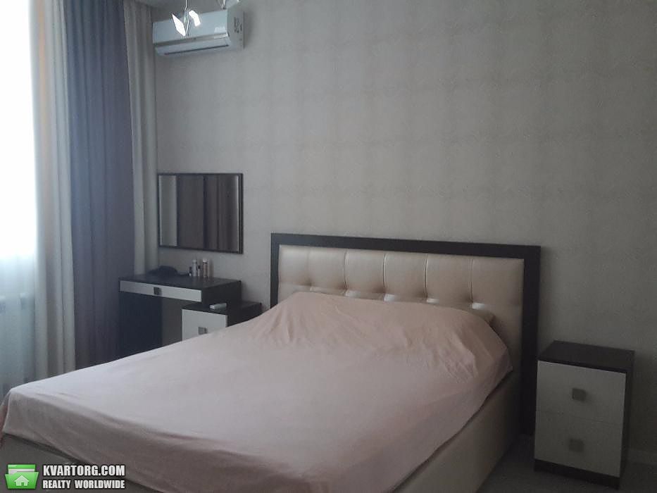 Rent out 3-room apartment. Киев,  Урловская — photo 5