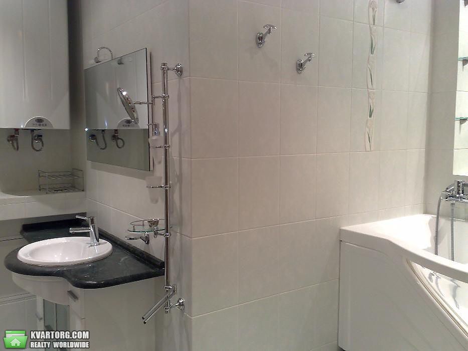 Rent out 3-room apartment. Киев,  Антоновича — photo 7