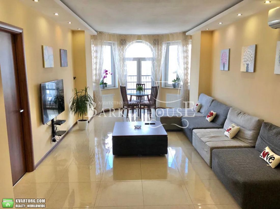 Rent out 3-room apartment. Киев,  Полтавская — photo 1