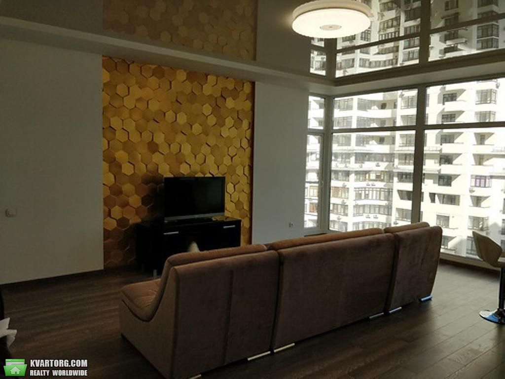 Rent out 2-room apartment. Киев,  Щорса — photo 2