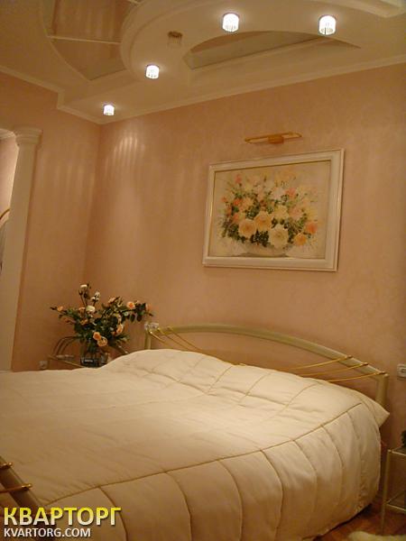 Rent out 3-room apartment. Киев,  Бажана — photo 3