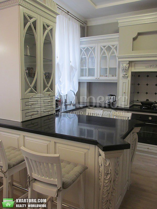 Rent out 3-room apartment. Киев,  Воздвиженская — photo 1