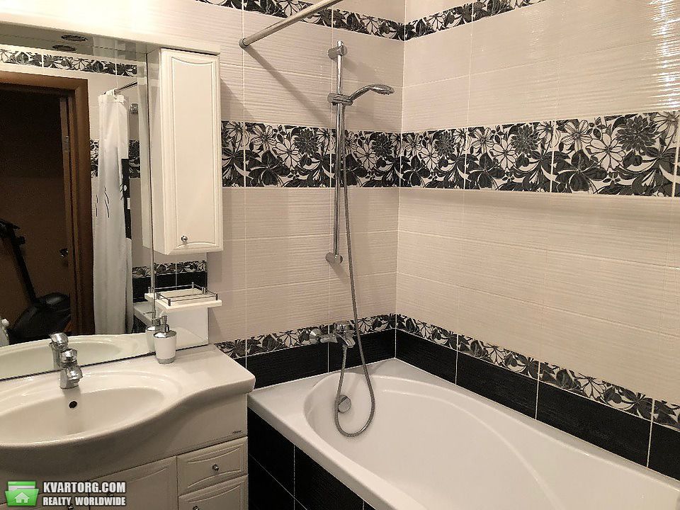 Rent out 1-room apartment. Ровно, Семидубская — photo 4