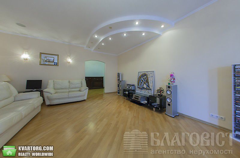 Sell 4-room apartment. Киев,  Щорса — photo 4