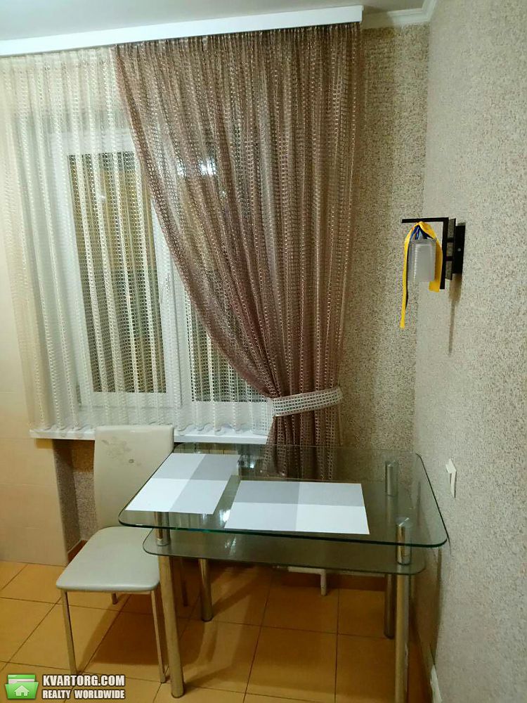 Rent out 2-room apartment. Киев,  Науки пр — photo 2