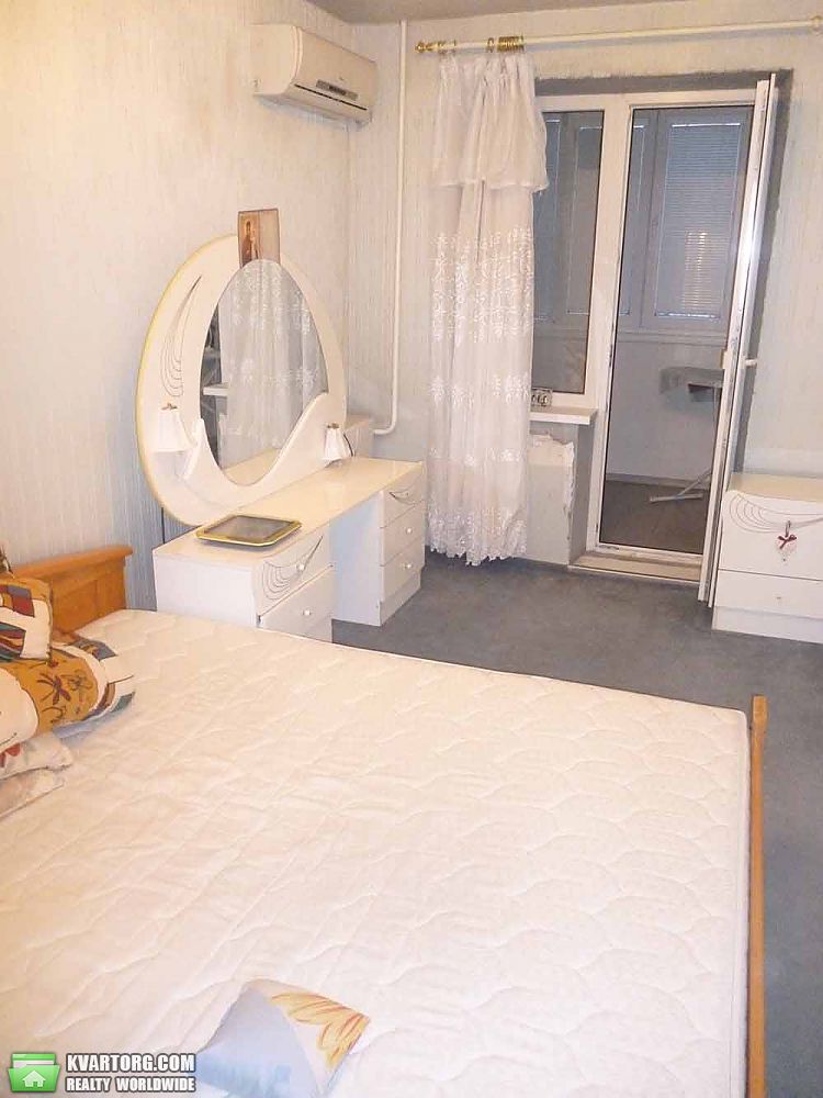 Rent out 3-room apartment. Днепропетровск, Славы Бульвар — photo 4