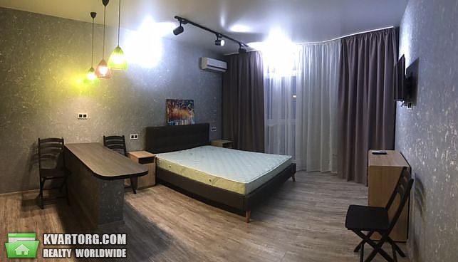 Rent out 1-room apartment. Киев, Лукяновская — photo 4