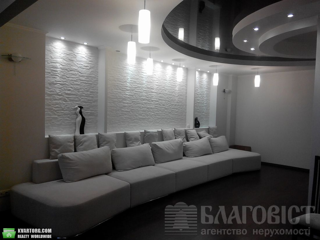Sell 3-room apartment. Киев, Дегтяревская — photo 1