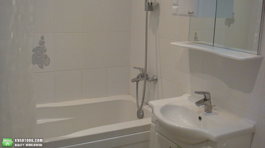 Rent out 2-room apartment. Киев,  Пчелки — photo 8