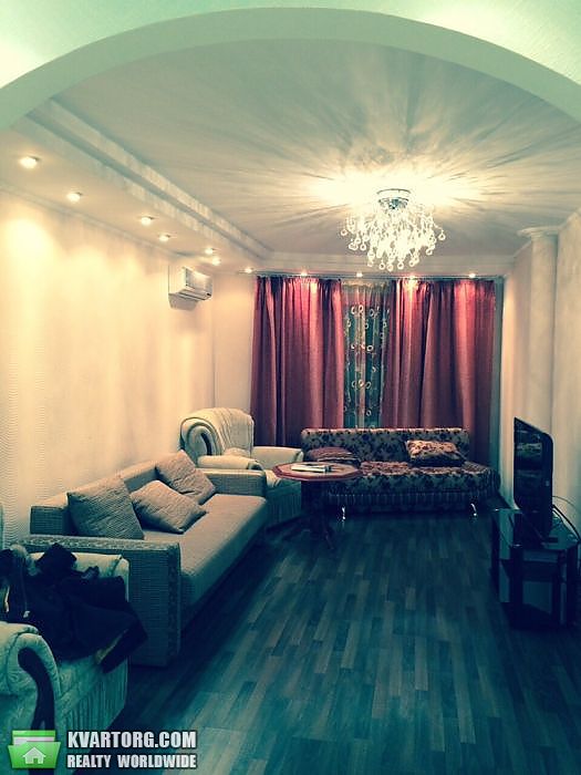 Rent out 2-room apartment. Киев,  Днепровская наб — photo 1