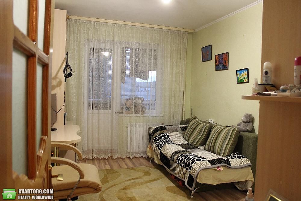 Sell 3-room apartment. Киев,  Героев Днепра — photo 1