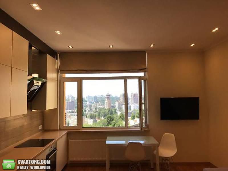 Rent out 2-room apartment. Киев, коновальца — photo 2