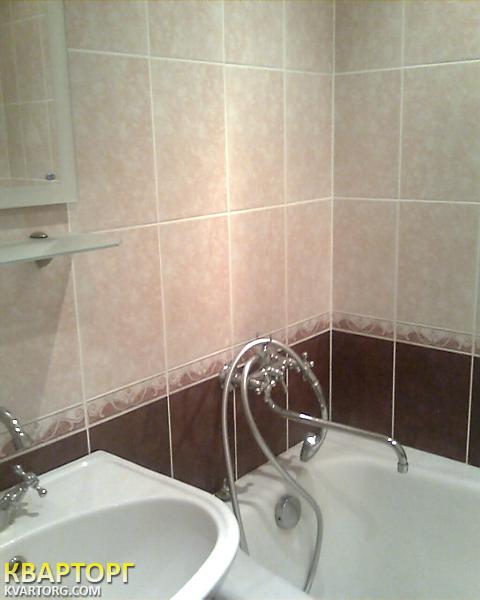 Rent out 2-room apartment. Киев,  Нововокзальная — photo 3