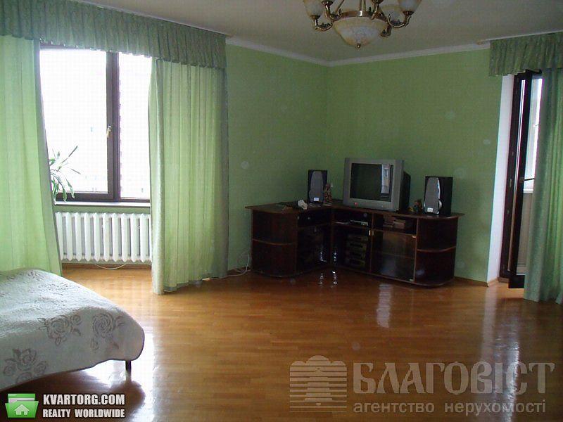 Sell 4-room apartment. Киев,  Урловская — photo 1