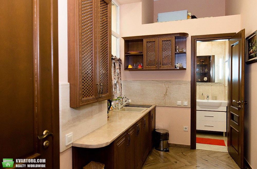 Rent out 2-room apartment. Львов, Князя Романа — photo 4