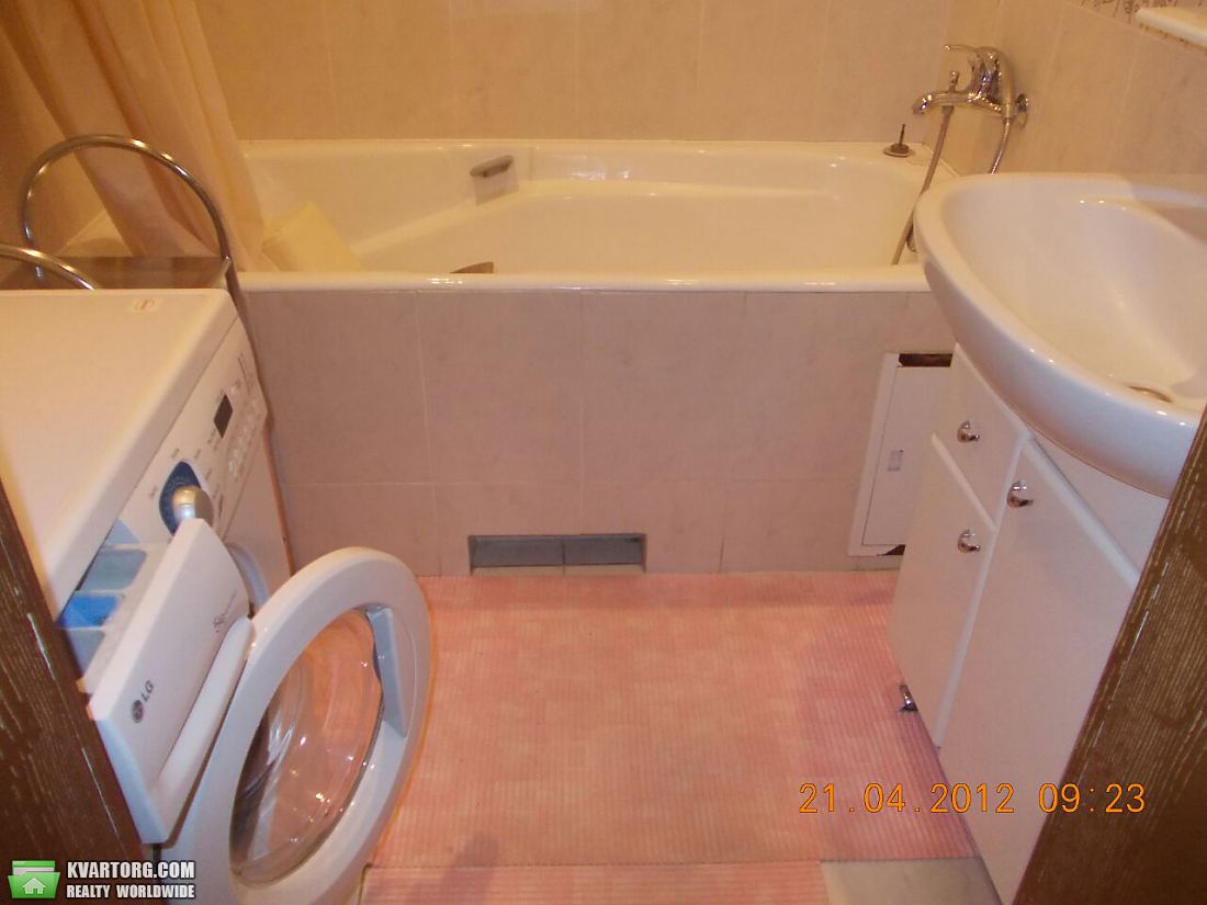 Rent out 2-room apartment. Киев,  Алма-Атинская — photo 2