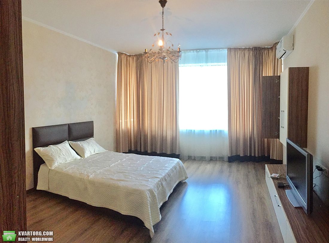 Rent out 1-room apartment. Киев,  Днепровская наб — photo 3