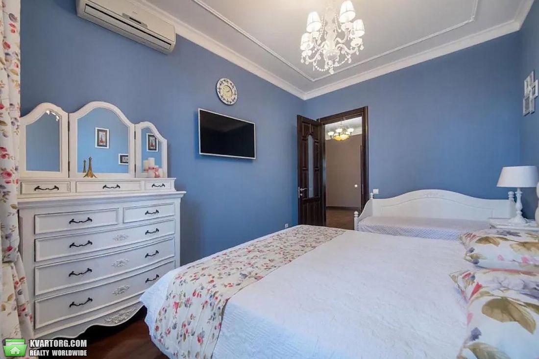 Rent out 2-room apartment. Киев,  Гарматная — photo 4