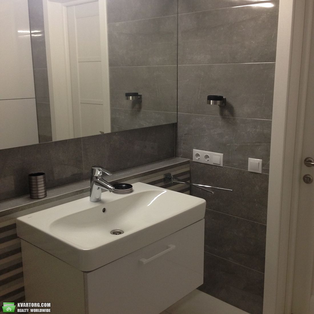 Rent out 2-room apartment. Киев, Комарова космонавта просп — photo 8