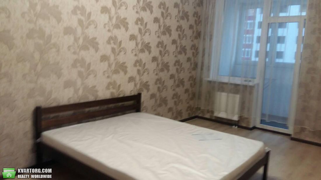 Rent out 2-room apartment. Киев,  Драгоманова — photo 1