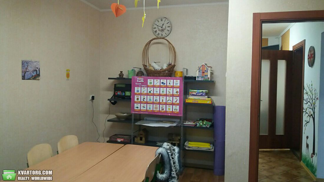 Rent out 3-room apartment. Киев,  Урловская — photo 3