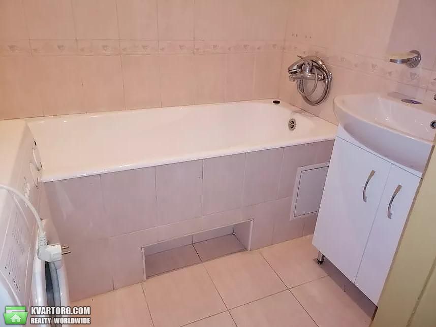 Rent out 2-room apartment. Киев,  Институтская — photo 8